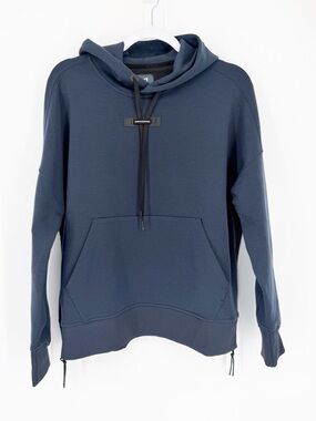 On Cloud Running Focus Tech Hoodie  Women’s Small
